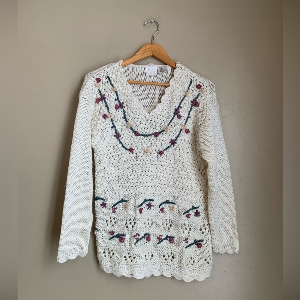 VINTAGE Needles & Yarn KNITTED Women’s Sweater Cottagecore Embroidered Floral S